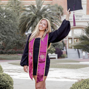 Meet your Posher, Lauren